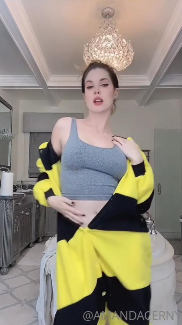 amanda cerny nipple slip stripping onlyfans video leaked EYOGUU