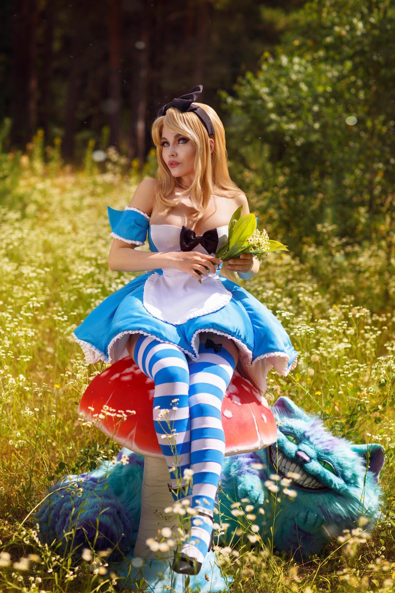 kalinka fox alice in wonderland cosplay video leaked HVCRSN
