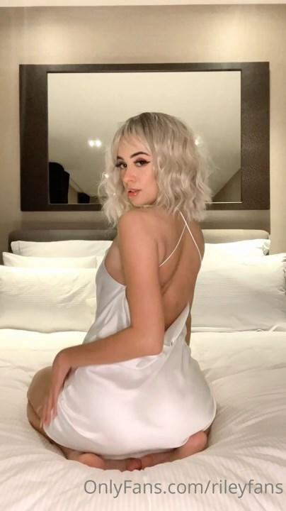 riley nude nightgown striptease onlyfans video leaked DGKQGY